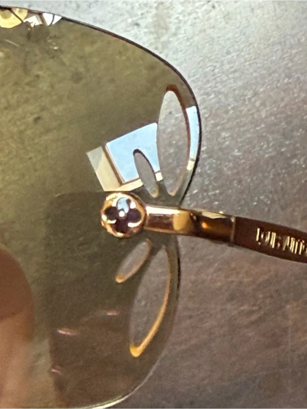 N/A stylish rimless